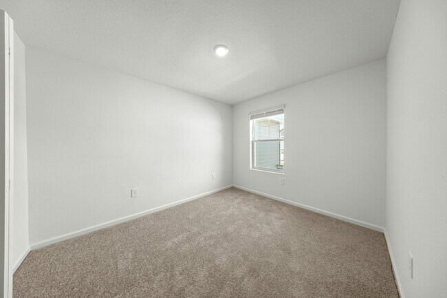 Building Photo - 4883 SW 81st Lp