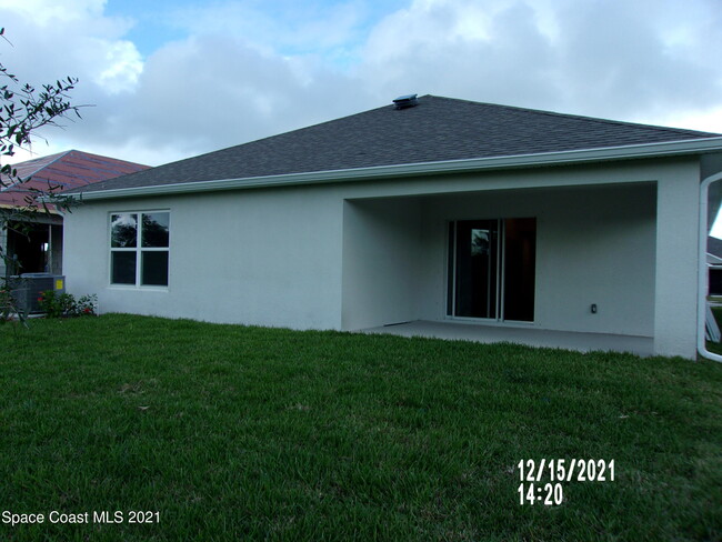 Building Photo - 1171 Dania Cir