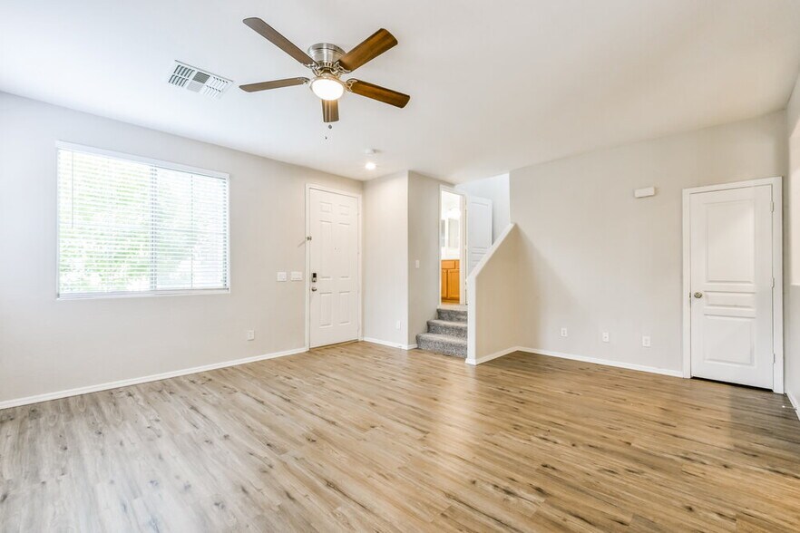 Building Photo - 3884 E Santa Fe Ln