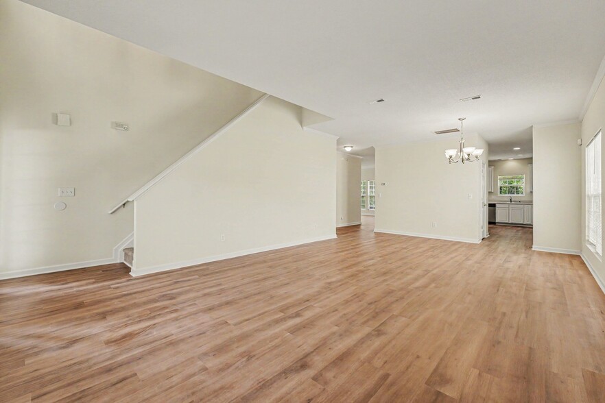 Building Photo - 4419 Karlbrook Ln