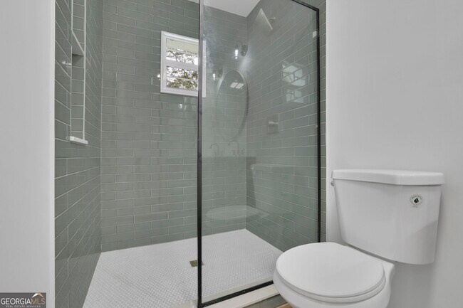 Building Photo - 808 S Park Dr