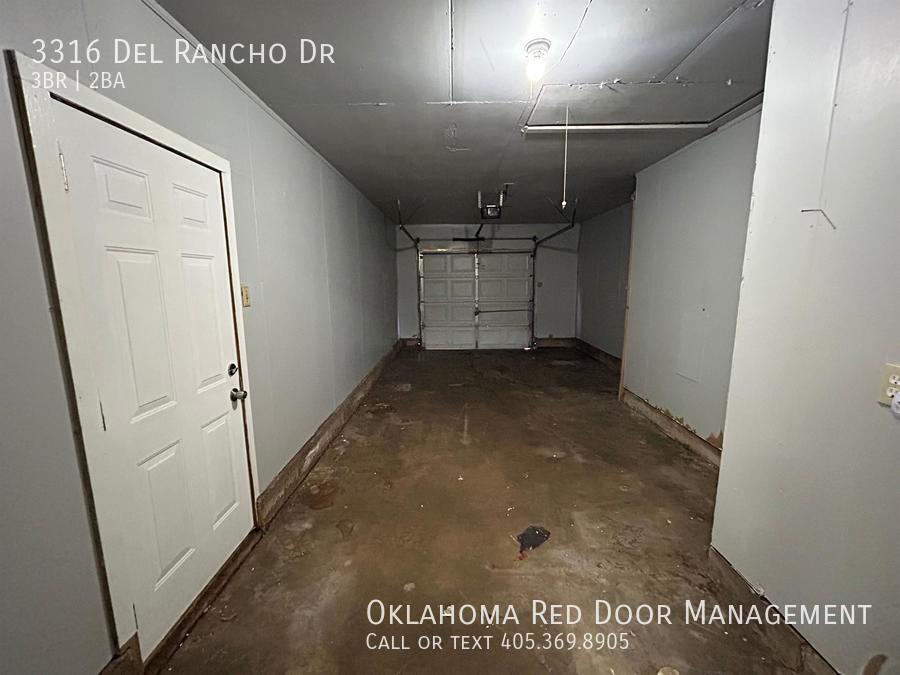 Building Photo - 3316 Del Rancho Rd