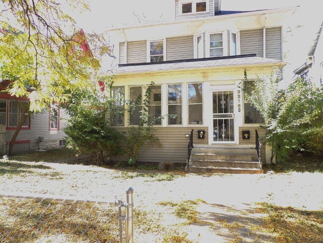 Primary Photo - 2 Bedroom Lower Level Duplex - South Minne...