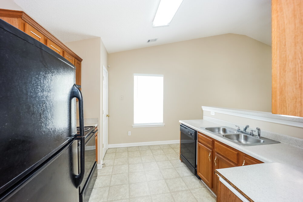 Building Photo - 2167 Red Oak Cir
