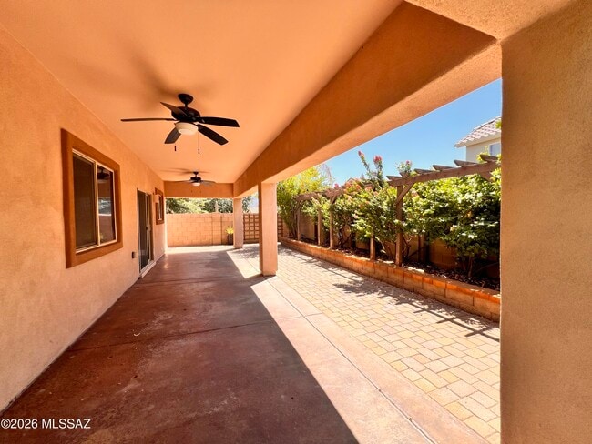 Building Photo - 1271 W Varese Way