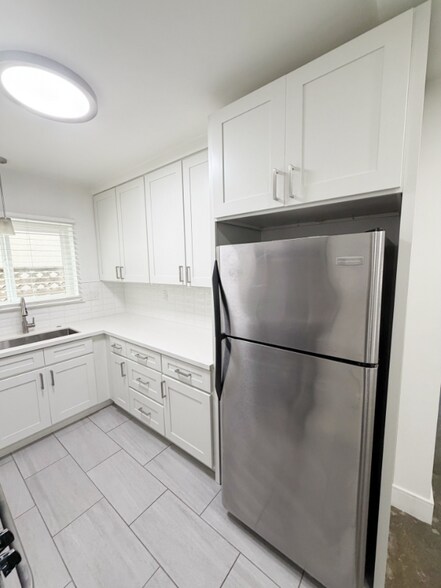 Building Photo - 1008 7th St