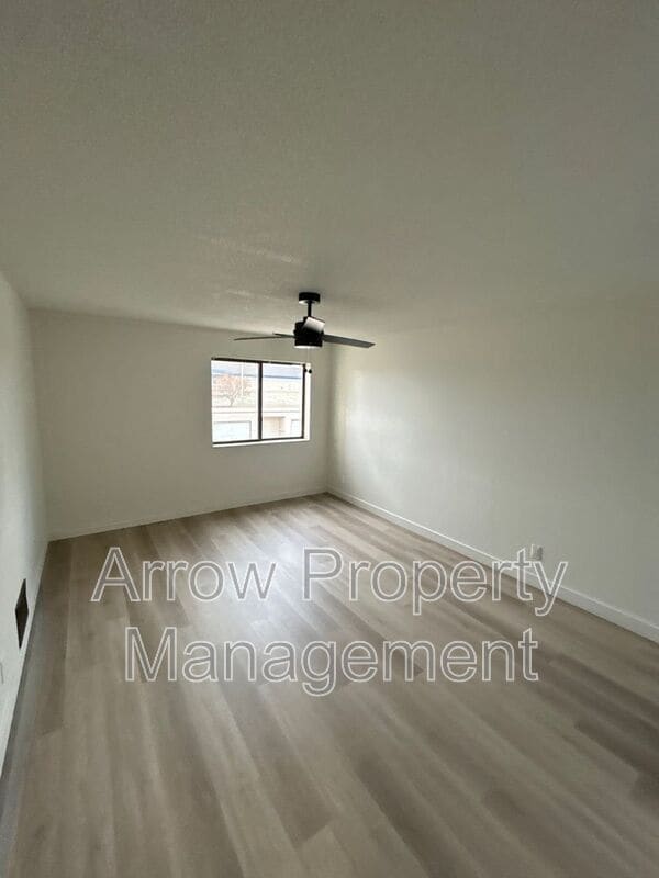 Building Photo - 201 E Arbor Ave