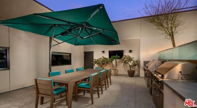 Building Photo - 10375 Washington Blvd