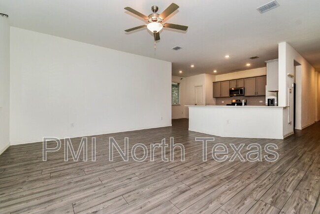 Building Photo - 1208 Mesquite Ln