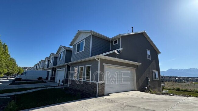 Building Photo - 8044 N Clydesdale Dr