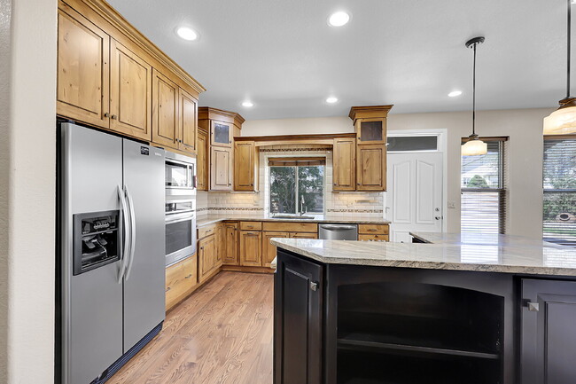 Building Photo - $3,495 - 4 Bed, 4 Bath Home with 4 Car Gar...