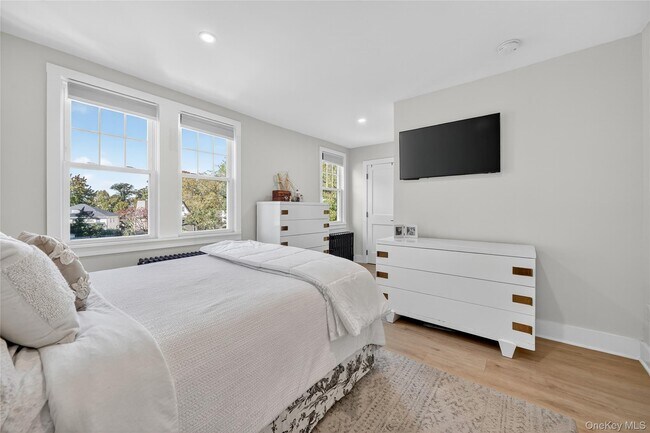 Building Photo - 44 Madeleine Ave