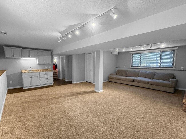 Building Photo - 25715 Wildrose Ln