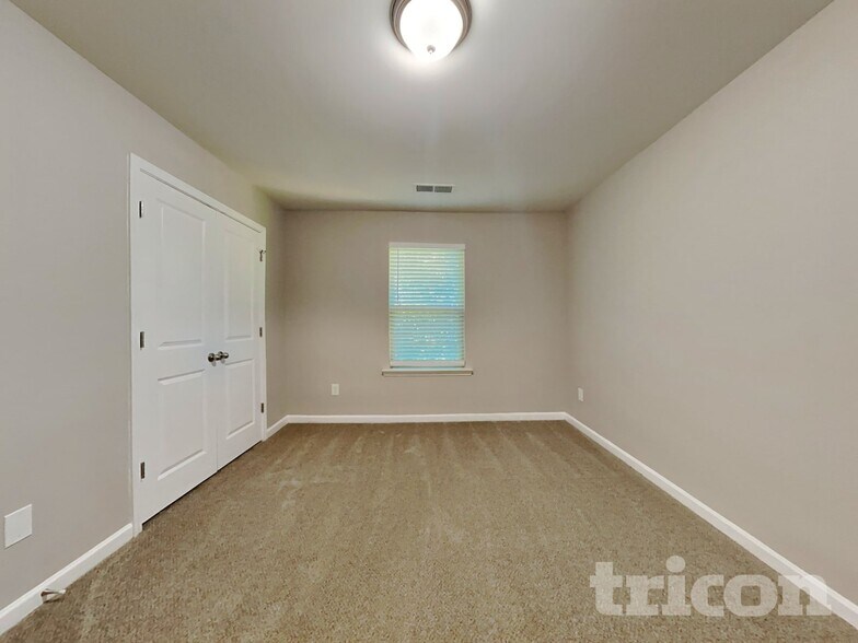 Building Photo - 121 Southwind Cir
