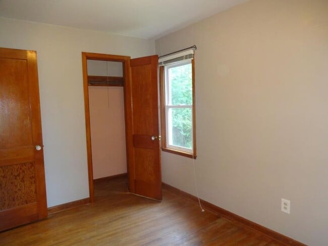 Building Photo - 414 N Hubert St