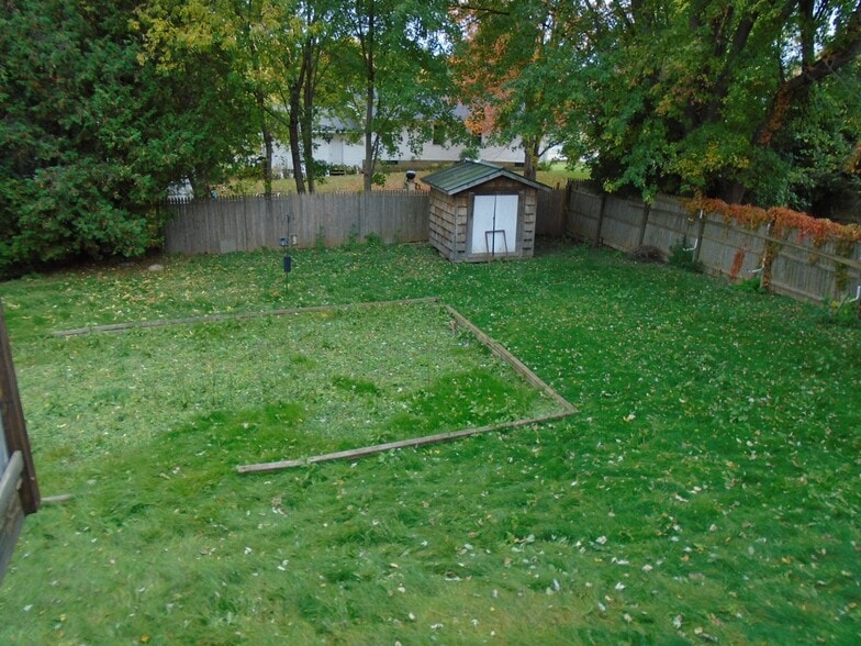 Building Photo - 5939 Shelburne Rd