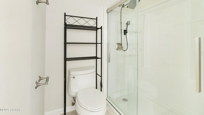 Building Photo - 840 Center Ave