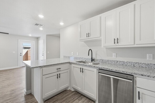 Building Photo - Luxury Living Close to Dyess AFB & the Data Center