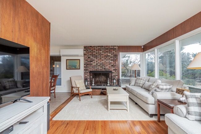 Building Photo - 79 Surf Dr