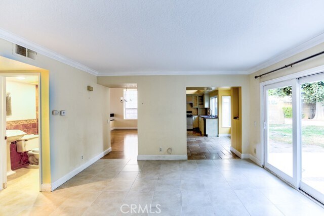 Building Photo - 9 Sharpsburg