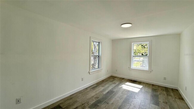 Building Photo - 701 New York Ave