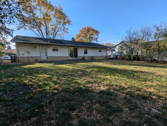 Building Photo - 220 Mulberry Ln