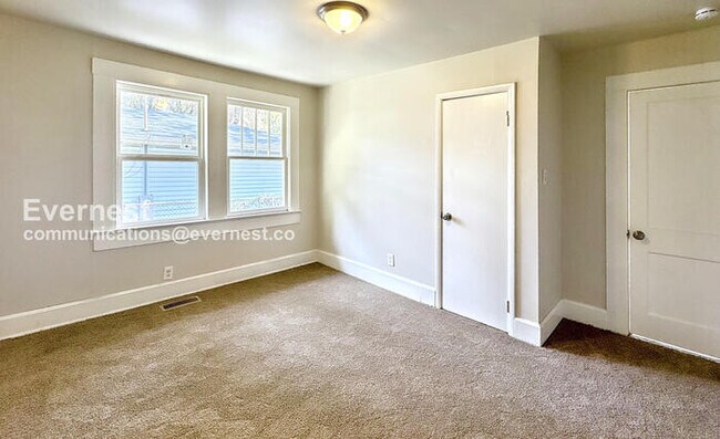 Building Photo - 3258 Pike Ave