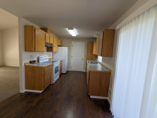 Building Photo - 61862 Avonlea Cir