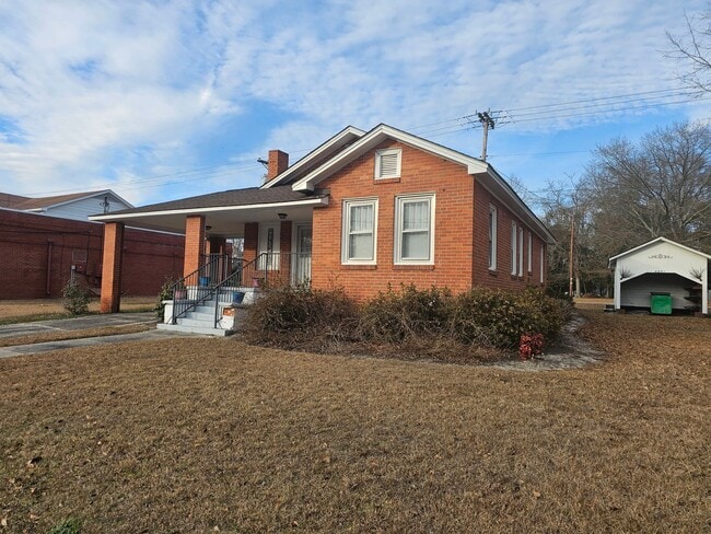 Building Photo - 3 BD / 2 BA Unfurnished