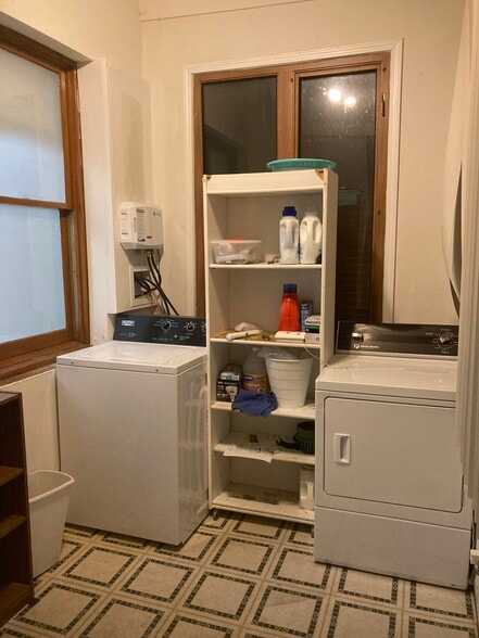 Laundry Room - 2319 W 25th St