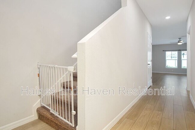 Building Photo - 3889 Geranium Ave