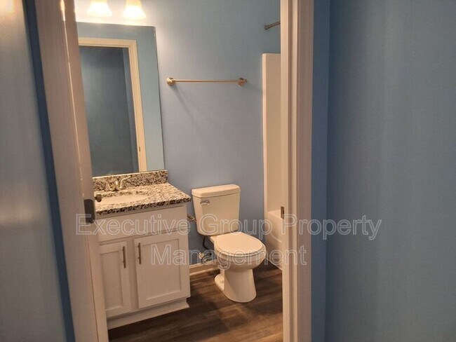 Building Photo - 101 Kestrel Ct