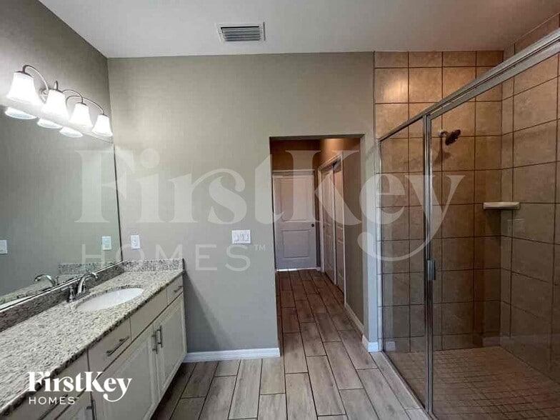 Building Photo - 1648 NW 37th Ave
