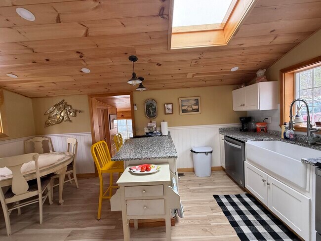 Building Photo - 111 Pendleton Rd