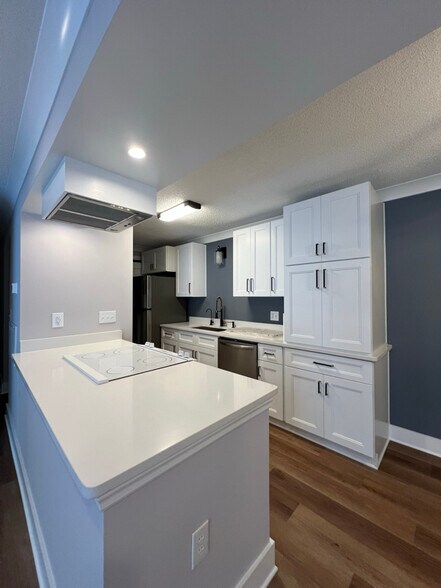 Building Photo - 4906 Sardis Rd