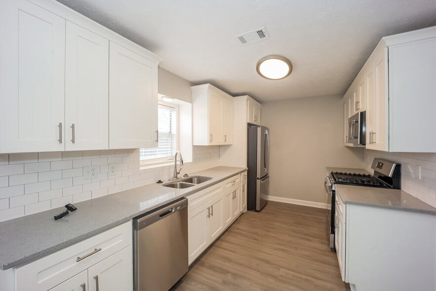 Building Photo - 576 Flint Ridge Ct