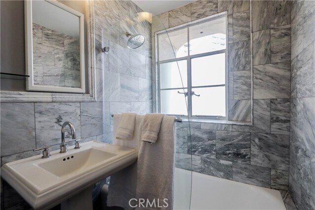 Building Photo - 800 E Ocean Blvd