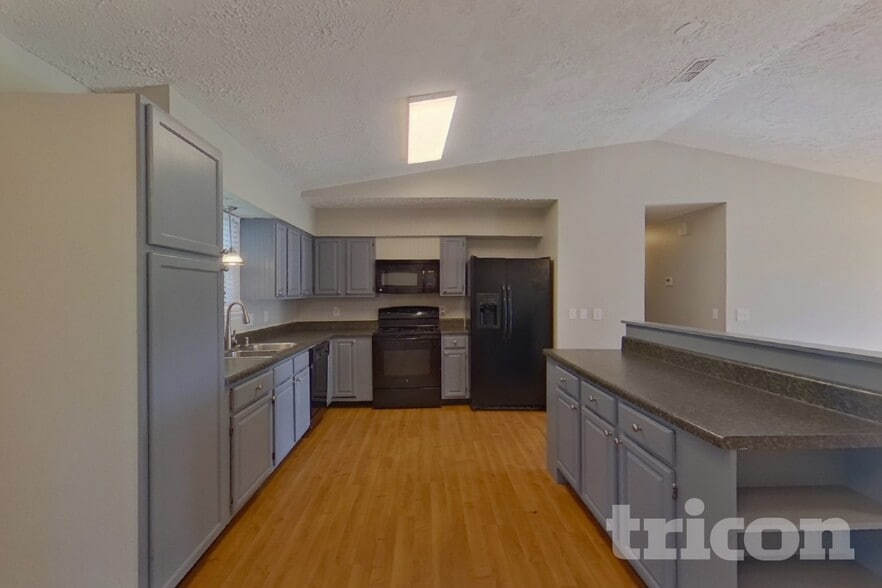 Building Photo - 554 Peregrine Ct