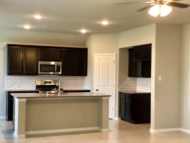 Building Photo - 8411 Remington Bluff Ln