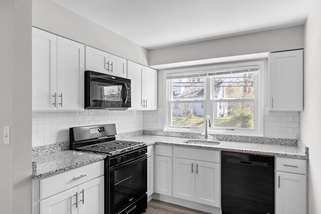 Building Photo - 227 S 7th Ave