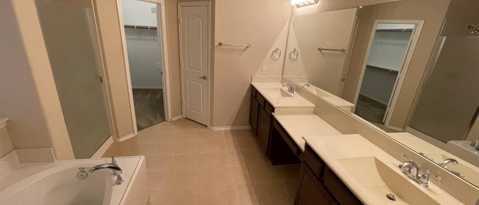 Building Photo - 9012 Waterman Dr