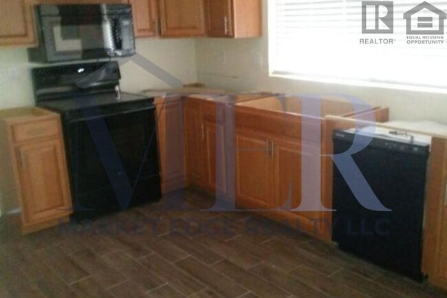 Building Photo - 3Bed/2Bath House in Val Vista/Southern! $3...