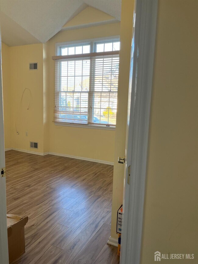 Building Photo - 11 Umberland Pl