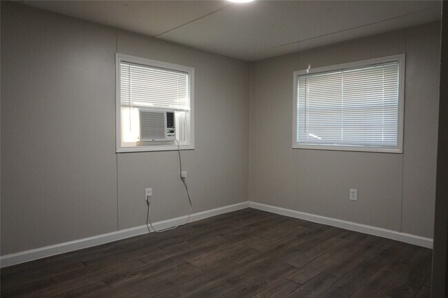 Building Photo - 8977 Gladewood