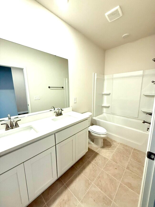 Building Photo - 9093 Malahide Ln