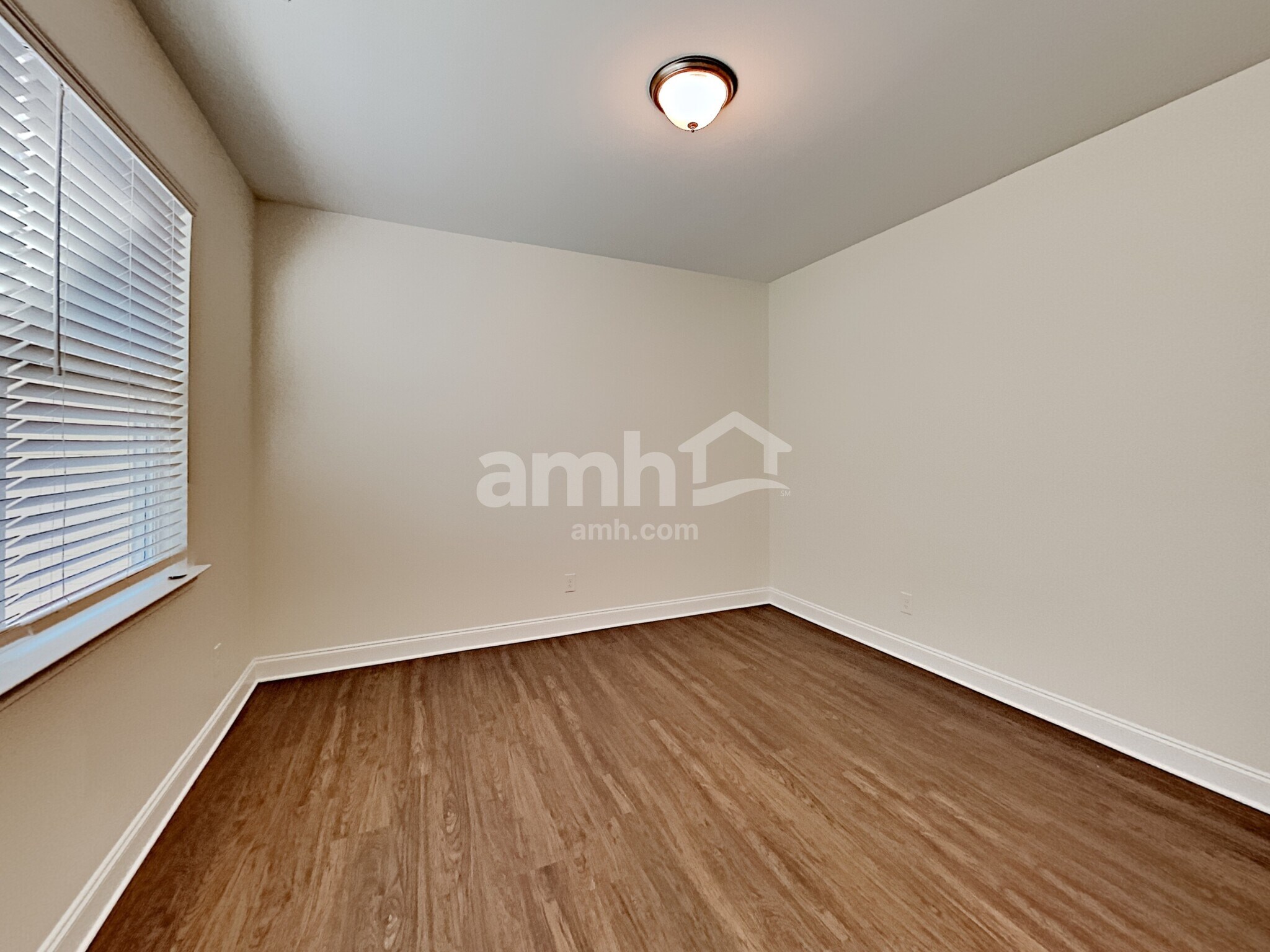Building Photo - 3557 Okelly Dr