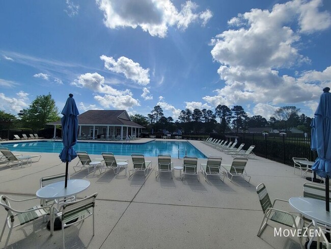 Building Photo - 1731 Pepperwood Way