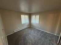 Building Photo - 591 Coyne St