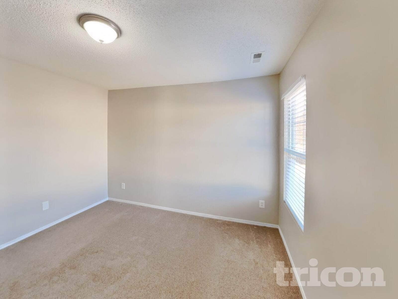 Building Photo - 933 Mailwood Dr