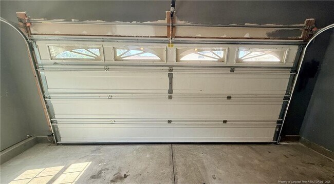 Building Photo - 1820 Shady Knoll Ln